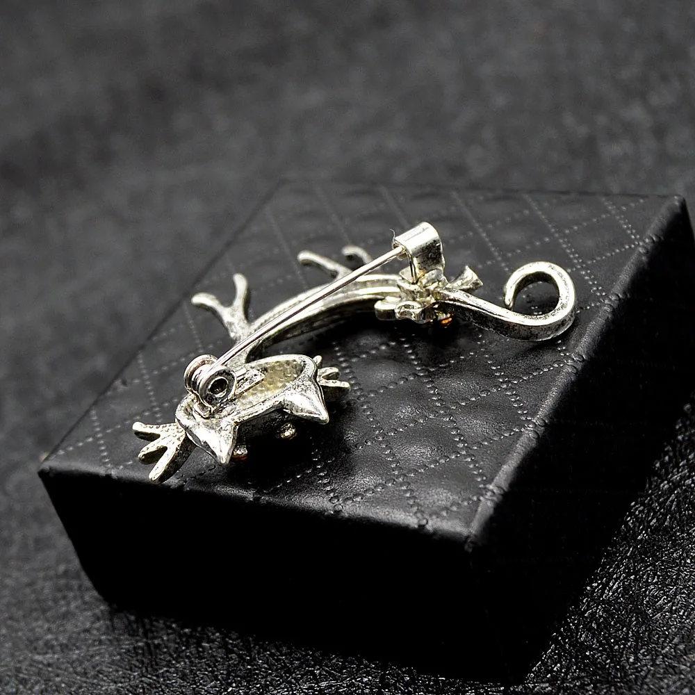 CINDY XIANG Rhinestone Small Cat Brooches For Women Green Eye Fashion Animal Pin Brooch 2 Colors Available New 2020
CINDY XIANG Rhinestone Small Cat Brooches For Women Green Eye Fashion Animal Pin Brooch 2 Colors Available New 2020