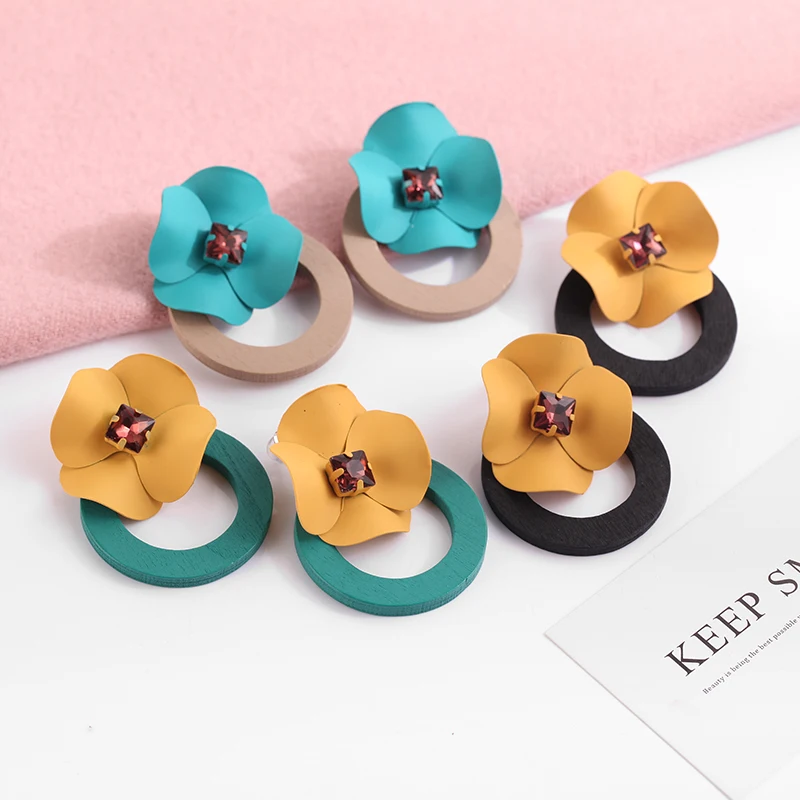 Bohemia Flower Earrings For Women Handmade Natural Wood Summer Ethnic Jewelry Multicolor Brand Design Female Dangle Earring
Bohemia Flower Earrings For Women Handmade Natural Wood Summer Ethnic Jewelry Multicolor Brand Design Female Dangle Earring