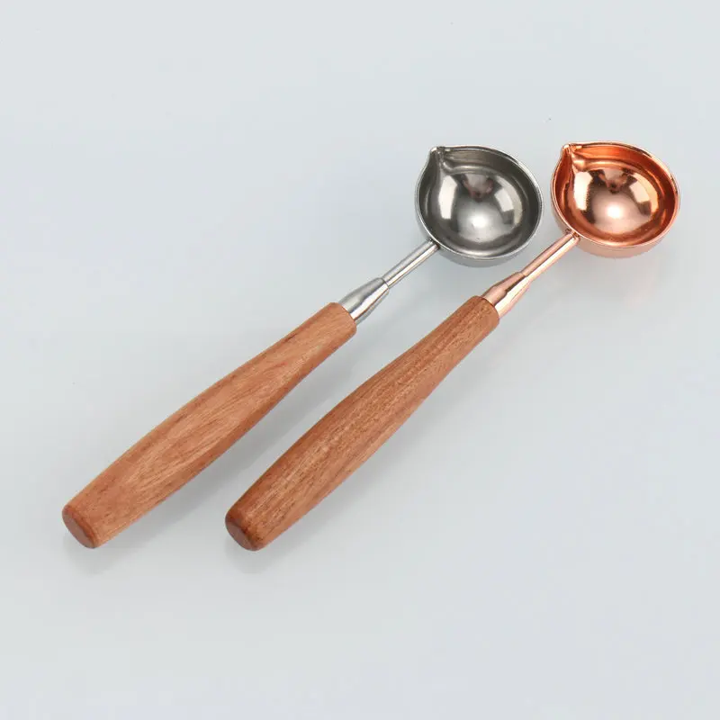 100Pcs/Lot Anti-Hot Sealing Wax Spoon Wood Handle Retro Wax Stamping Spoons Invitation Cards Decorative Stamps Craft Wholesale
100Pcs/Lot Anti-Hot Sealing Wax Spoon Wood Handle Retro Wax Stamping Spoons Invitation Cards Decorative Stamps Craft Wholesale