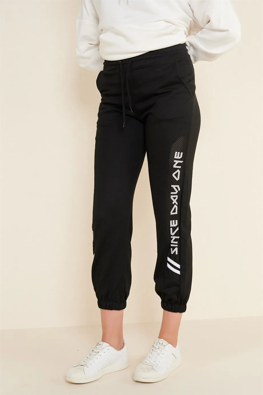 Women's Black So Fishnet Detailed Bottom Tracksuit 
Women's Black So Fishnet Detailed Bottom Tracksuit