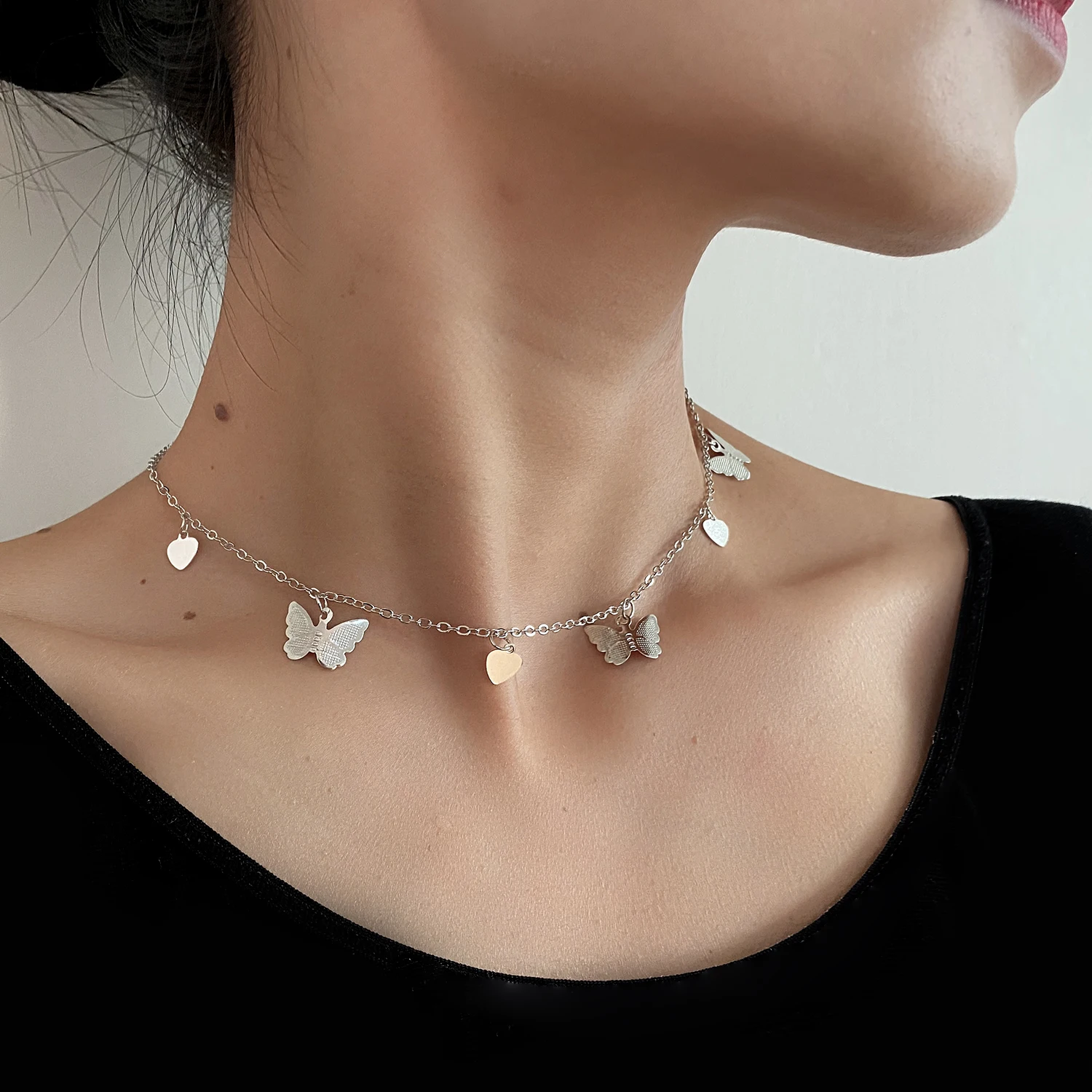 Trendy Heart Butterfly Necklace For Women Girls Clavicle Choker Chain Necklace Hollow Butterfly Fashion Party Jewelry For Women
Trendy Heart Butterfly Necklace For Women Girls Clavicle Choker Chain Necklace Hollow Butterfly Fashion Party Jewelry For Women