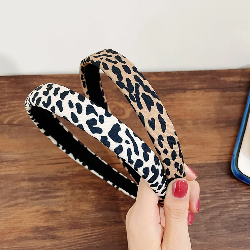 2021 Fashion 1PC New Leopard Hair Hoop For Women Headwear Ladies Headband Thin Hairwear Hairband Sweet Girls Hair Accessory
2021 Fashion 1PC New Leopard Hair Hoop For Women Headwear Ladies Headband Thin Hairwear Hairband Sweet Girls Hair Accessory