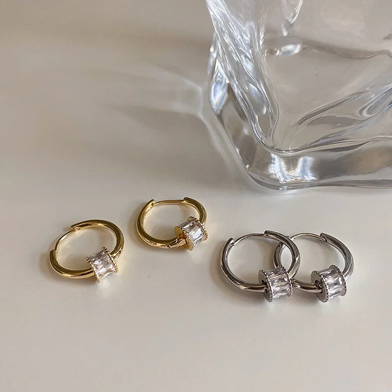 U-Magical Minimalist Cubic Zirconia Circle Geometric Hoop Earrings for Women Fashion Gold Silver Color Metal Earrings Jewelry
U-Magical Minimalist Cubic Zirconia Circle Geometric Hoop Earrings for Women Fashion Gold Silver Color Metal Earrings Jewelry