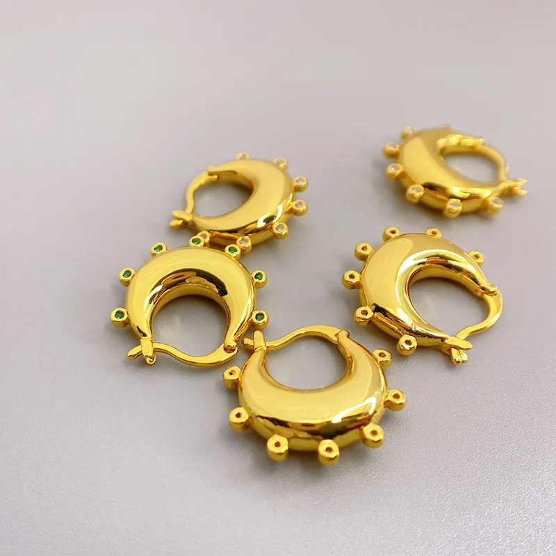 European and American ins new crescent shape inlaid with gem retro gold solid Earrings
European and American ins new crescent shape inlaid with gem retro gold solid Earrings