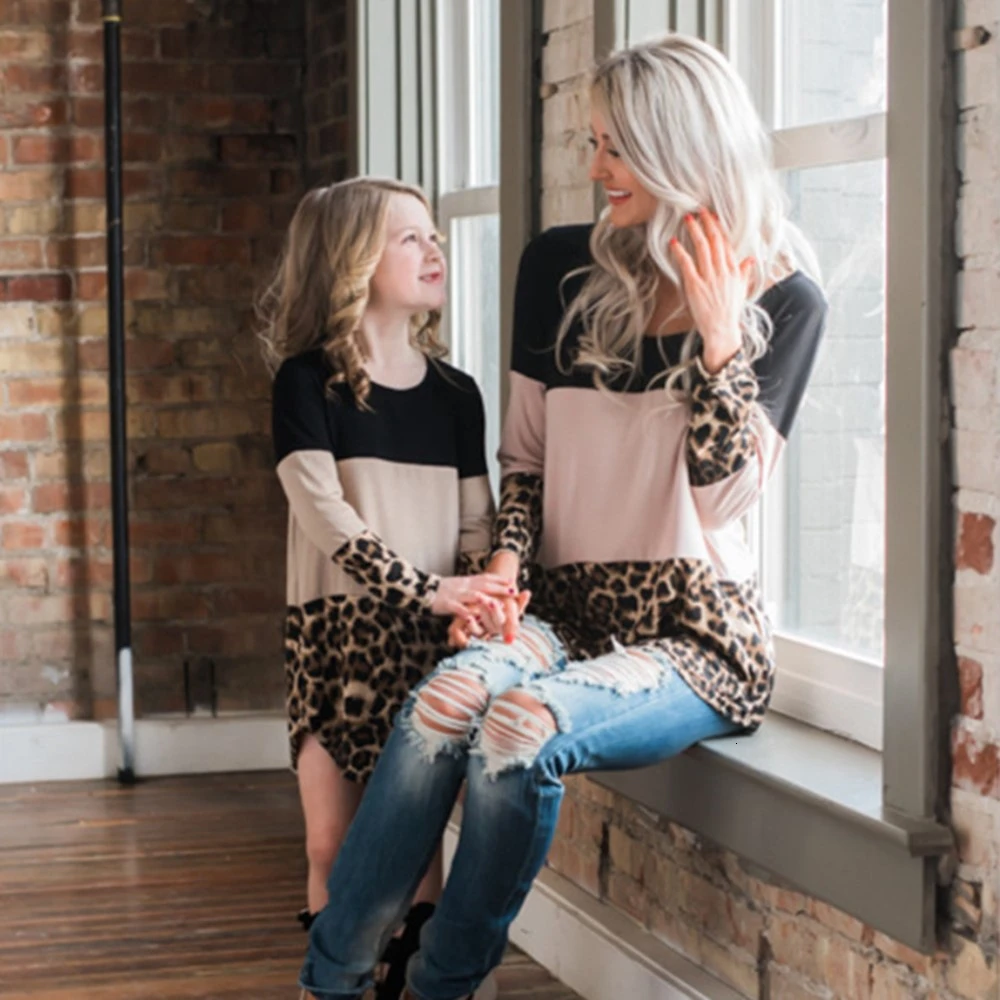 Платье с длинным рукавом для мамы и дочки, с леопардовым принтом
Платье с длинным рукавом для мамы и дочки, с леопардовым принтом