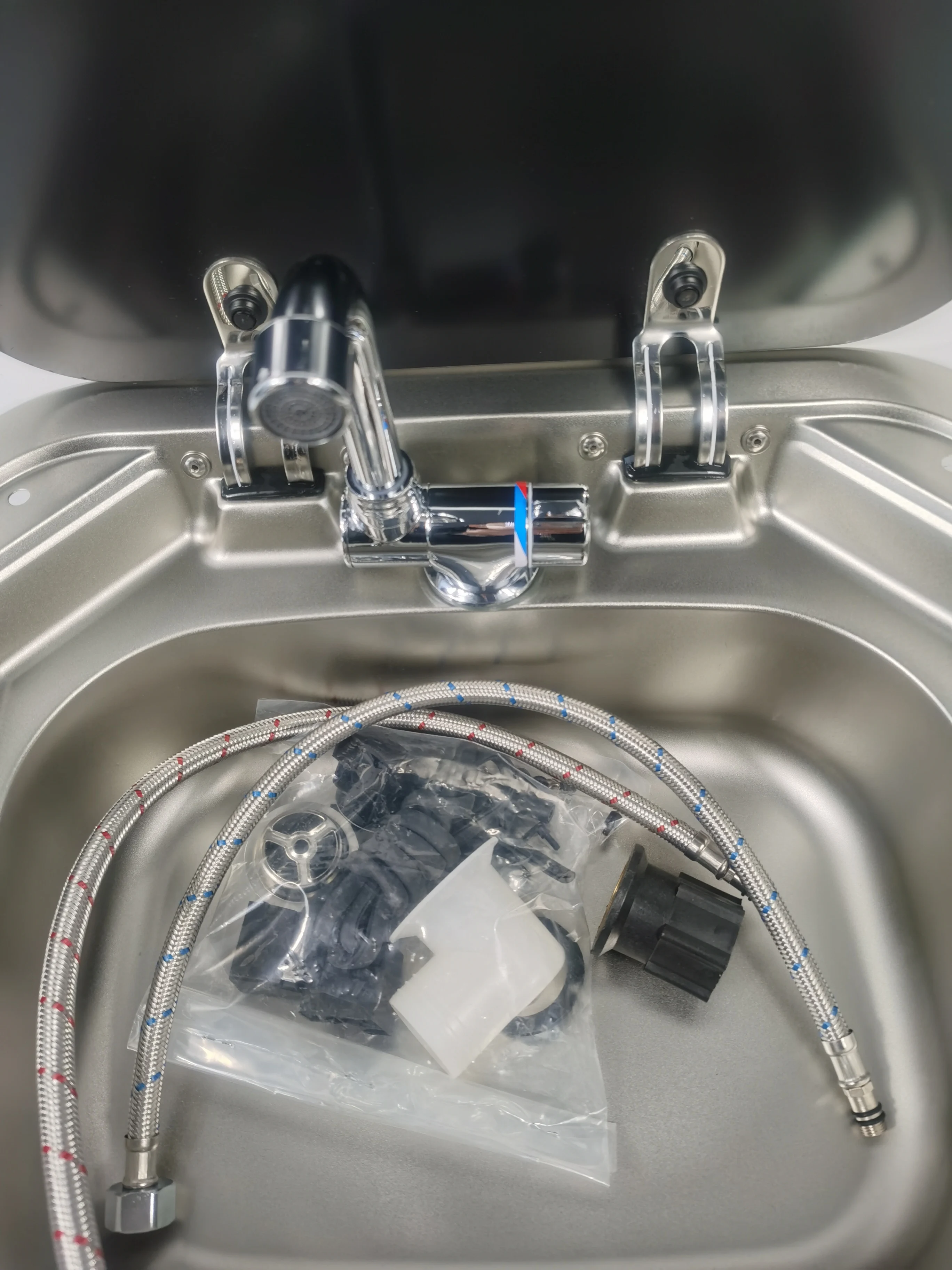 TOPWELLRV RV Caravan Camper Kitchen Stainleless Steel Sink Hand Wash Single Bowl Basin Sink for Bathroom
TOPWELLRV RV Caravan Camper Kitchen Stainleless Steel Sink Hand Wash Single Bowl Basin Sink for Bathroom