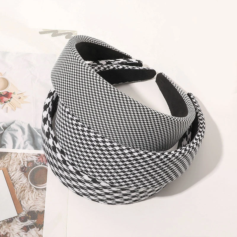 Women Retro Head Hoop Classic Plaid Headband Sponge Inside Hair Hoop Ladies Temperament Headwear Headdress Hair Accessories
Women Retro Head Hoop Classic Plaid Headband Sponge Inside Hair Hoop Ladies Temperament Headwear Headdress Hair Accessories