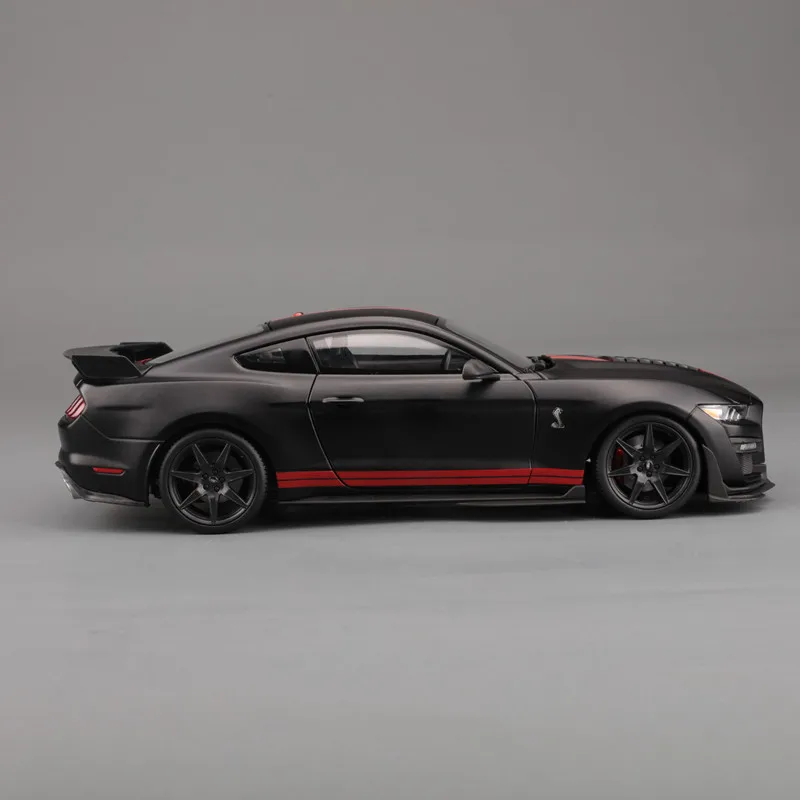 Maisto 1:18 2020 Custom Edition Ford Shelby RED GT500 Alloy Retro Car Model Classic Car Model Car Decoration Collection gift 
Maisto 1:18 2020 Custom Edition Ford Shelby RED GT500 Alloy Retro Car Model Classic Car Model Car Decoration Collection gift