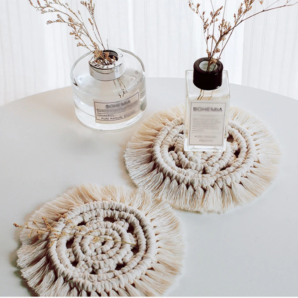 Drink Coasters Hand-woven House Decoration Cafe Cushion Placemat Bowl Tea Coaster Insulation Pad Tea Ceremony Table Mat
Drink Coasters Hand-woven House Decoration Cafe Cushion Placemat Bowl Tea Coaster Insulation Pad Tea Ceremony Table Mat