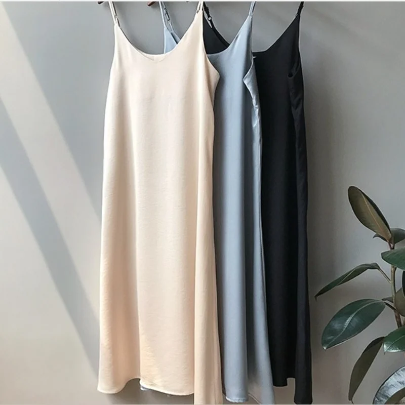Europe Spring and Summer 2021 New Satin Suspender Dress for Woman Imitation Silk Southeast Asia Bottoming Sexy Dress Women
Europe Spring and Summer 2021 New Satin Suspender Dress for Woman Imitation Silk Southeast Asia Bottoming Sexy Dress Women