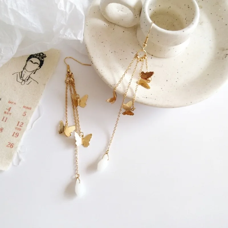 Korea Fashion Temperament Female Jewelry Personality Aesthetic Long Chain Butterfly Tassel Dangle Earrings Accessories
Korea Fashion Temperament Female Jewelry Personality Aesthetic Long Chain Butterfly Tassel Dangle Earrings Accessories