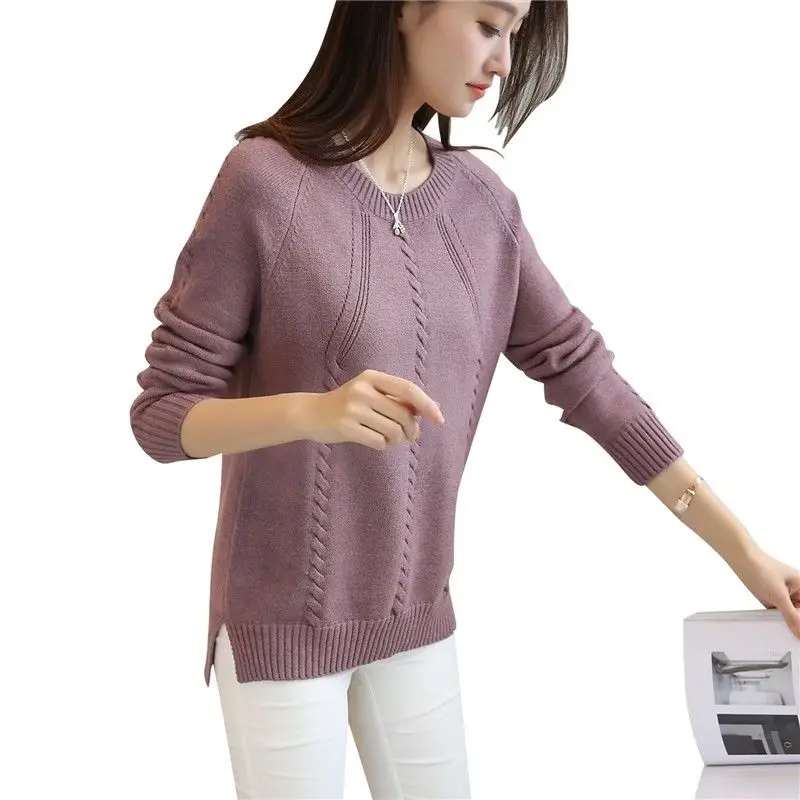 2020 spring and autumn new sweater women's Korean version loose outer wear short low necked split twist Knitted Top
2020 spring and autumn new sweater women's Korean version loose outer wear short low necked split twist Knitted Top