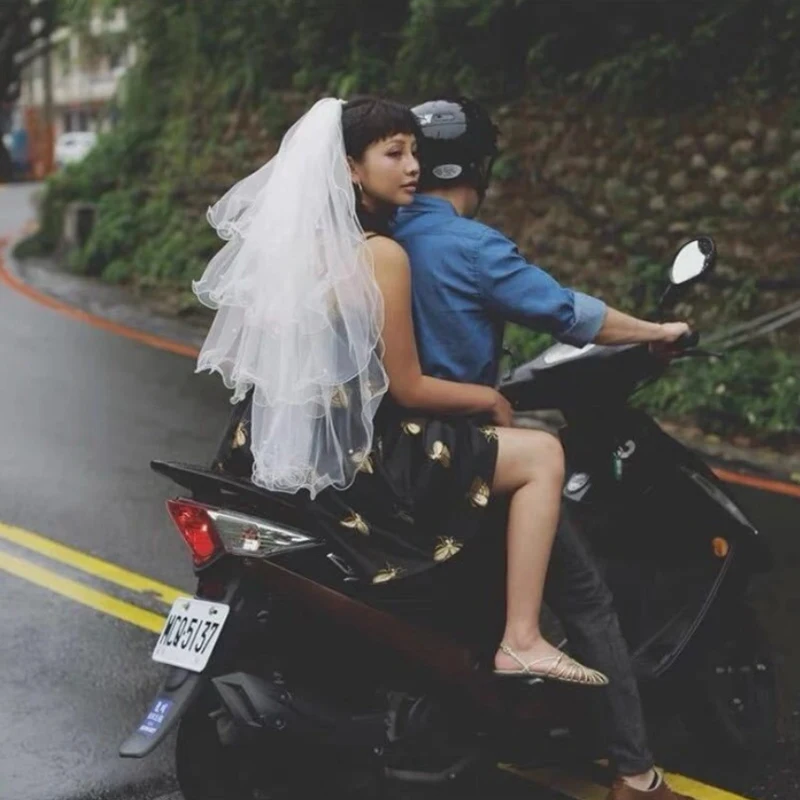 Velos de novia Lace Edged 4 Layers Short Veils Wedding With Comb Soft Tulle Pearls Wedding Accessories White Bridal Veils Bow
Velos de novia Lace Edged 4 Layers Short Veils Wedding With Comb Soft Tulle Pearls Wedding Accessories White Bridal Veils Bow