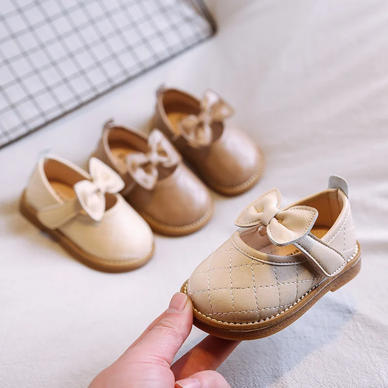 Spring Autumn New Baby Girls Leather Shoes Pu Leather Toddler First Walkers Baby Dress Shoes Hot Sale Solid Color
Spring Autumn New Baby Girls Leather Shoes Pu Leather Toddler First Walkers Baby Dress Shoes Hot Sale Solid Color