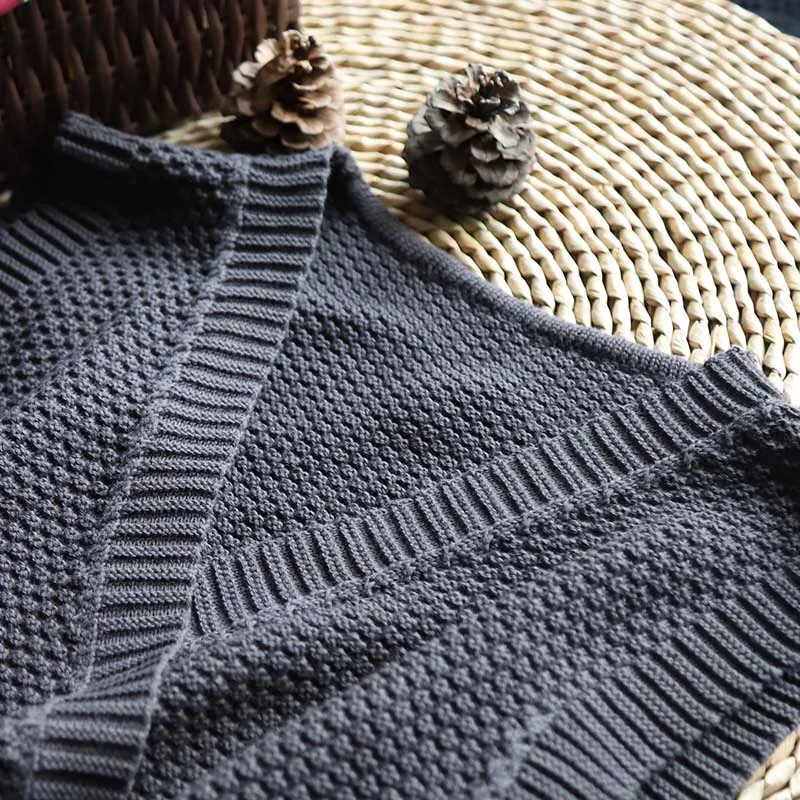 Women Sweater Vest Sleeveless Loose Button Down V Neck Solid Color Knit Fashion Retro Casual Vest For Spring AutumnJ55 
Women Sweater Vest Sleeveless Loose Button Down V Neck Solid Color Knit Fashion Retro Casual Vest For Spring AutumnJ55