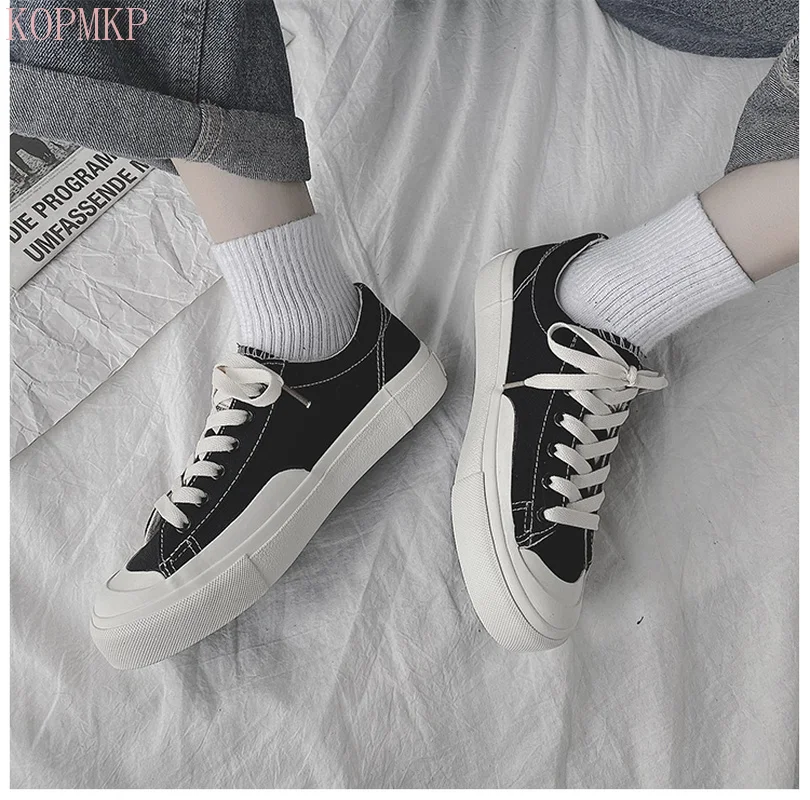 Sports Shoes Women's Solid Color Casual Shoes Autumn Fur Lining Girls Sports Shoes Simple and Simple Basic 35-40
Sports Shoes Women's Solid Color Casual Shoes Autumn Fur Lining Girls Sports Shoes Simple and Simple Basic 35-40
