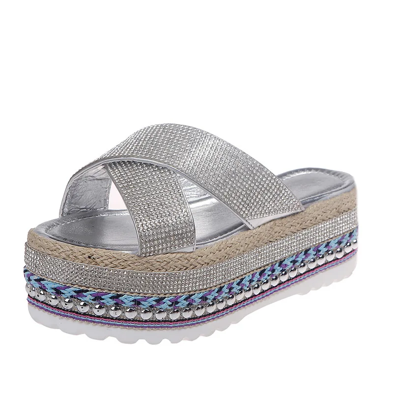 2020 New Summer Outdoor Ladies Rhinestone Slippers Full Diamond Roman Shoes Female Open-toed Slippers Flip Flops Linen Slippers
2020 New Summer Outdoor Ladies Rhinestone Slippers Full Diamond Roman Shoes Female Open-toed Slippers Flip Flops Linen Slippers