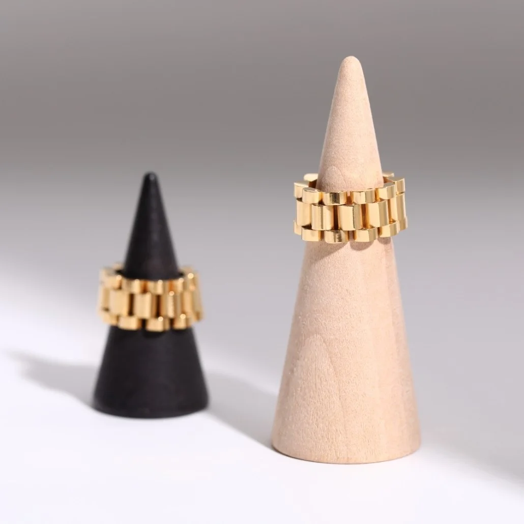 New Design Ladies Stainless Steel Gold Plated Tarnish Free Gold Ring Fashion Hip Hop Wristband Finger Rings For Women
New Design Ladies Stainless Steel Gold Plated Tarnish Free Gold Ring Fashion Hip Hop Wristband Finger Rings For Women