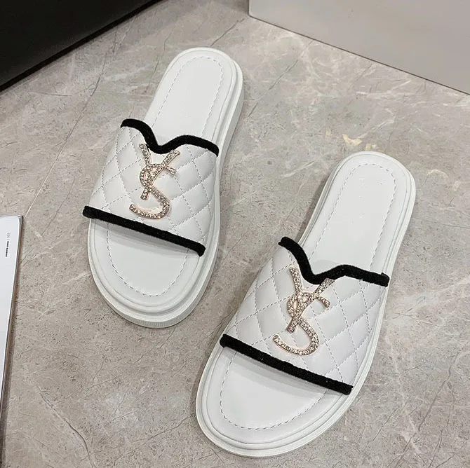 2021 famous brand women's sandals black white letter logo sandals non-slip wear beach shoes casual shoes ladies high heels
2021 famous brand women's sandals black white letter logo sandals non-slip wear beach shoes casual shoes ladies high heels