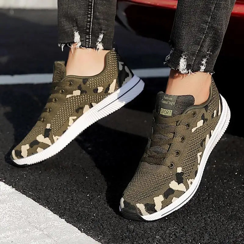 2020 New Summer Men's Running Shoes Flying Woven Breathable Ultralight Camouflage Men's Shoes Comfortable Lightweight Wild Shoes 
2020 New Summer Men's Running Shoes Flying Woven Breathable Ultralight Camouflage Men's Shoes Comfortable Lightweight Wild Shoes