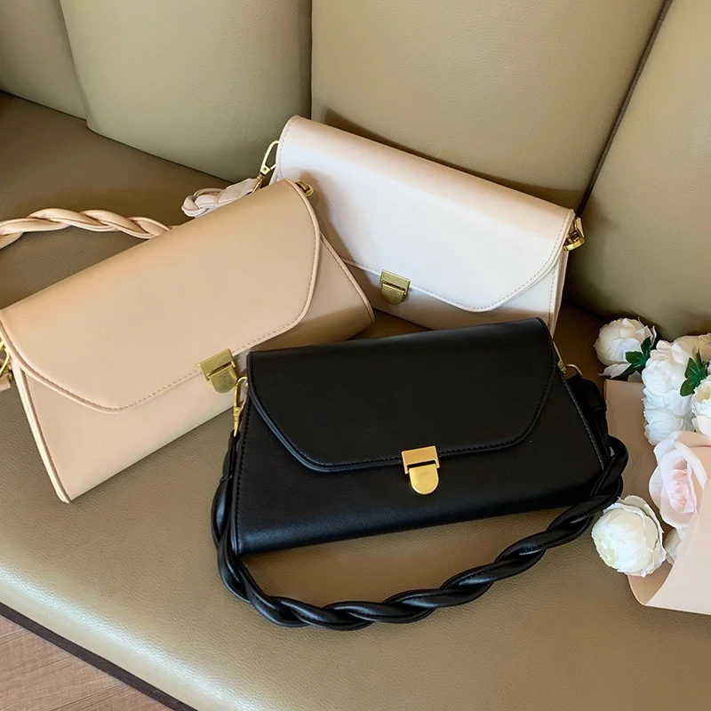Luxury Women French Style Leather Shoulder Bag 2021 Fashion Solid Color Chain Design Baguette Underarm Bag Square Bag Purse
Luxury Women French Style Leather Shoulder Bag 2021 Fashion Solid Color Chain Design Baguette Underarm Bag Square Bag Purse