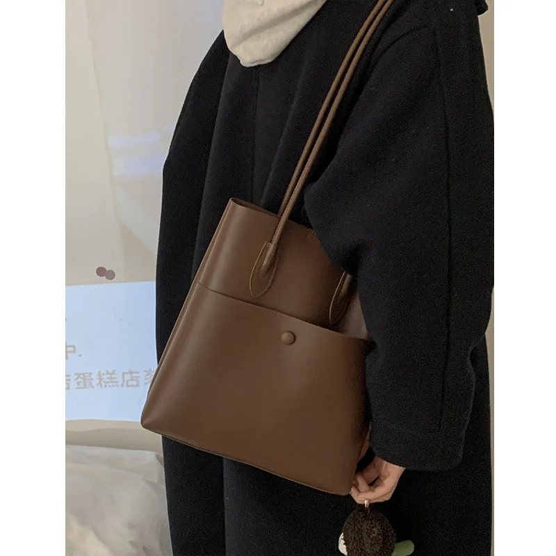 Big bag women's winter new fashion Bucket Bag Small and versatile ins one shoulder Bucket Bag
Big bag women's winter new fashion Bucket Bag Small and versatile ins one shoulder Bucket Bag