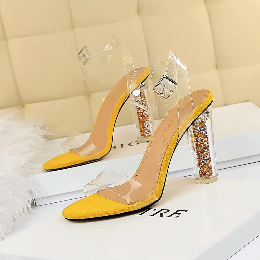 2020 Summer Women Blue Yellow Round High Heel Sandals PVC Designer Clear Bling Heels Sandals Transparent Sandals Plus Size Shoes
2020 Summer Women Blue Yellow Round High Heel Sandals PVC Designer Clear Bling Heels Sandals Transparent Sandals Plus Size Shoes