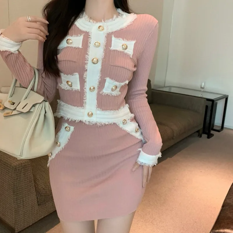 Осенняя Корейская повседневная одежда из двух предметов, маленький яркий трикотажный женский кардиган, короткий топ + облегающая юбка-футл...
Осенняя Корейская повседневная одежда из двух предметов, маленький яркий трикотажный женский кардиган, короткий топ + облегающая юбка-футл...