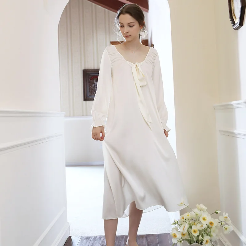 Женская длинная ночная рубашка с длинным рукавом и V-образным вырезом
Женская длинная ночная рубашка с длинным рукавом и V-образным вырезом