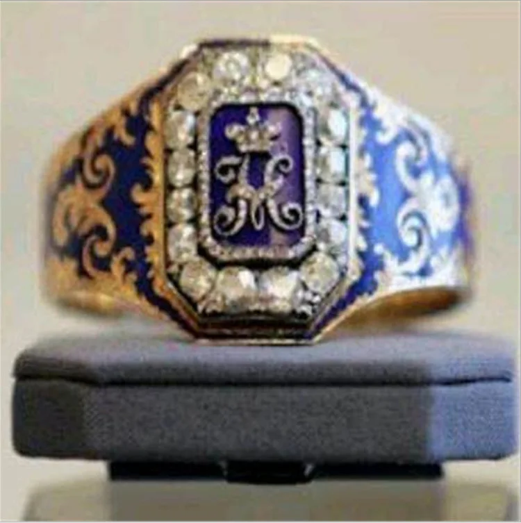 2022 New Arrival Mens Ring European and American Vintage Pattern Totem Geometric Blue Wild Print Anniversary Unisex Ring TRENDY
2022 New Arrival Mens Ring European and American Vintage Pattern Totem Geometric Blue Wild Print Anniversary Unisex Ring TRENDY