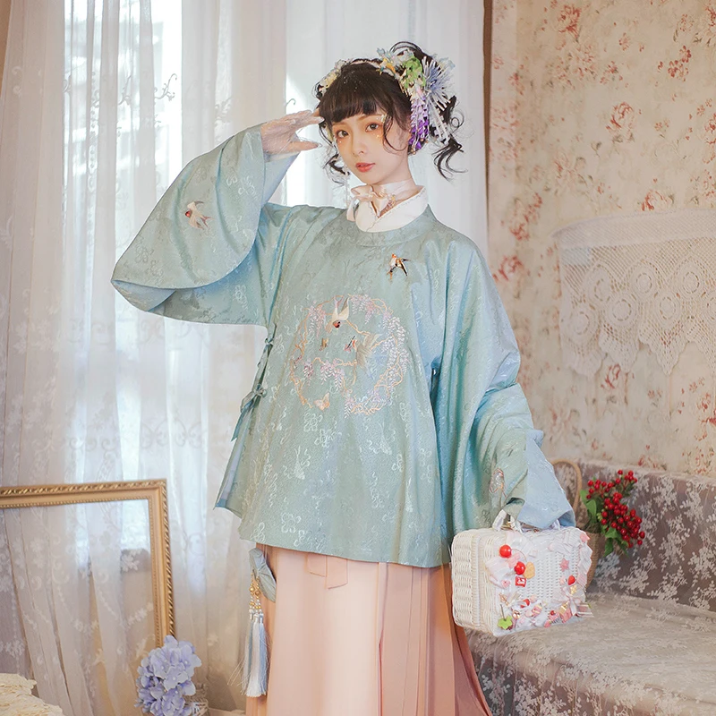 2022 chinese style hanfu suit ancient ming dynasty big sleeve vintage festival outfit exquisite embroidery retro cosplay hanfu
2022 chinese style hanfu suit ancient ming dynasty big sleeve vintage festival outfit exquisite embroidery retro cosplay hanfu