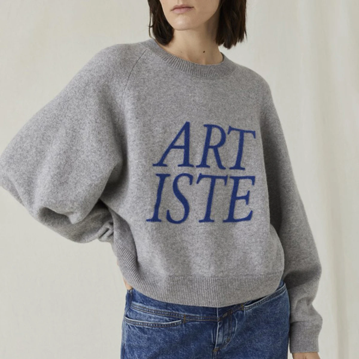 Embroidered Letter Solid Sweater Women Autumn Winter Long Batwing Sleeve O Neck Gray Pullover 2020 Casual Vintage Thick Sweaters
Embroidered Letter Solid Sweater Women Autumn Winter Long Batwing Sleeve O Neck Gray Pullover 2020 Casual Vintage Thick Sweaters
