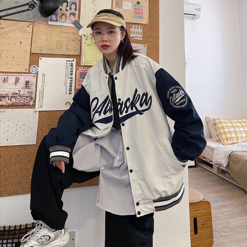 2021 spring and autumn new jacket jacket female letter stitching loose baseball uniform street casual jacket student retro shirt
2021 spring and autumn new jacket jacket female letter stitching loose baseball uniform street casual jacket student retro shirt