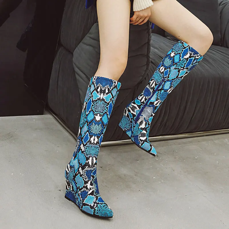 Lasyarrow size 34-43 fashion knee high boots women wedges high heels prom boots pointed toe autumn winter boots womes 2020 J1144
Lasyarrow size 34-43 fashion knee high boots women wedges high heels prom boots pointed toe autumn winter boots womes 2020 J1144