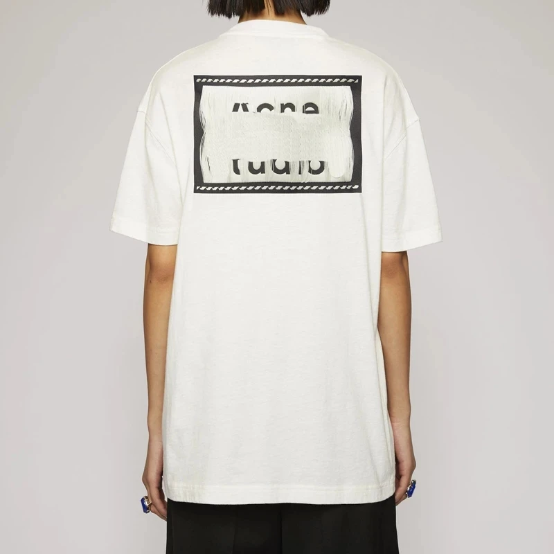 2020 summer new fashion women's T-shirt with alphabet tassels on the back of the same T-shirt for men and women
2020 summer new fashion women's T-shirt with alphabet tassels on the back of the same T-shirt for men and women