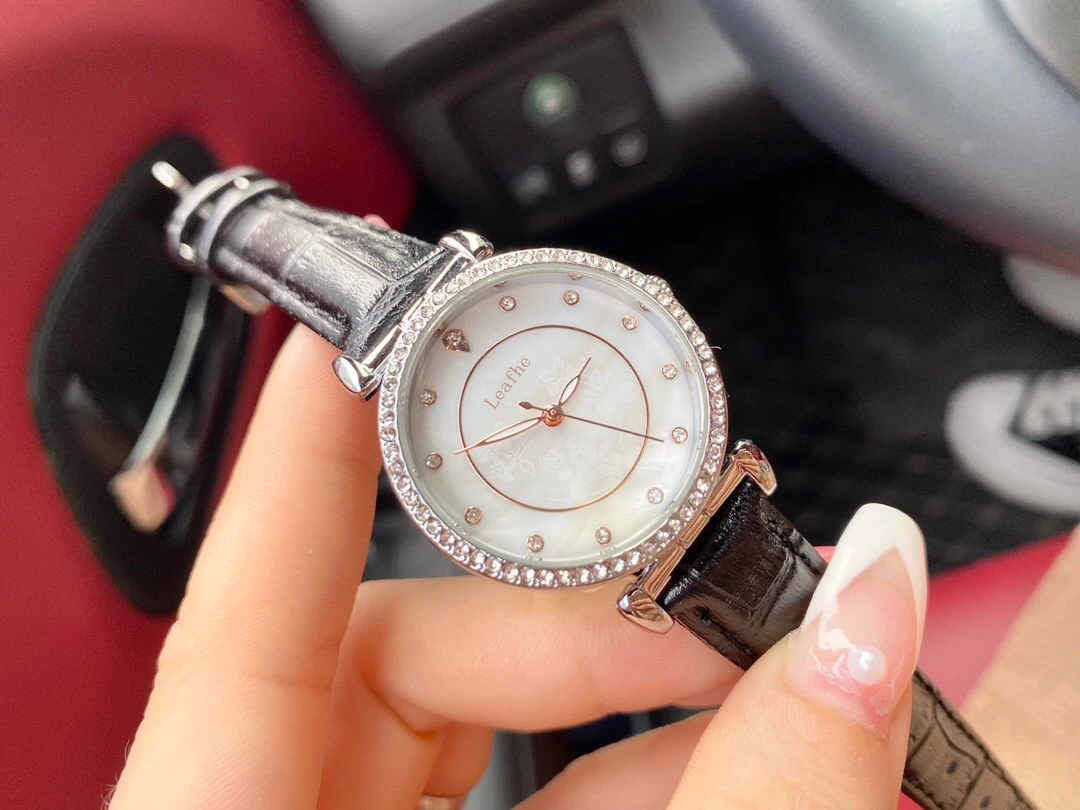 Luxury Diamond Quartz Watch Stainless Steel Material Leather Strap Sapphire Mirror Dial Diameter 32mm Women's Watches Gift
Luxury Diamond Quartz Watch Stainless Steel Material Leather Strap Sapphire Mirror Dial Diameter 32mm Women's Watches Gift
