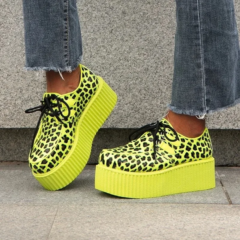 2020 Fashion Women Flats Autumn Woman Zebra Pattern Suede Flat Shoes Women Casual Shoes Platform Shoes Zapatos De Mujer
2020 Fashion Women Flats Autumn Woman Zebra Pattern Suede Flat Shoes Women Casual Shoes Platform Shoes Zapatos De Mujer