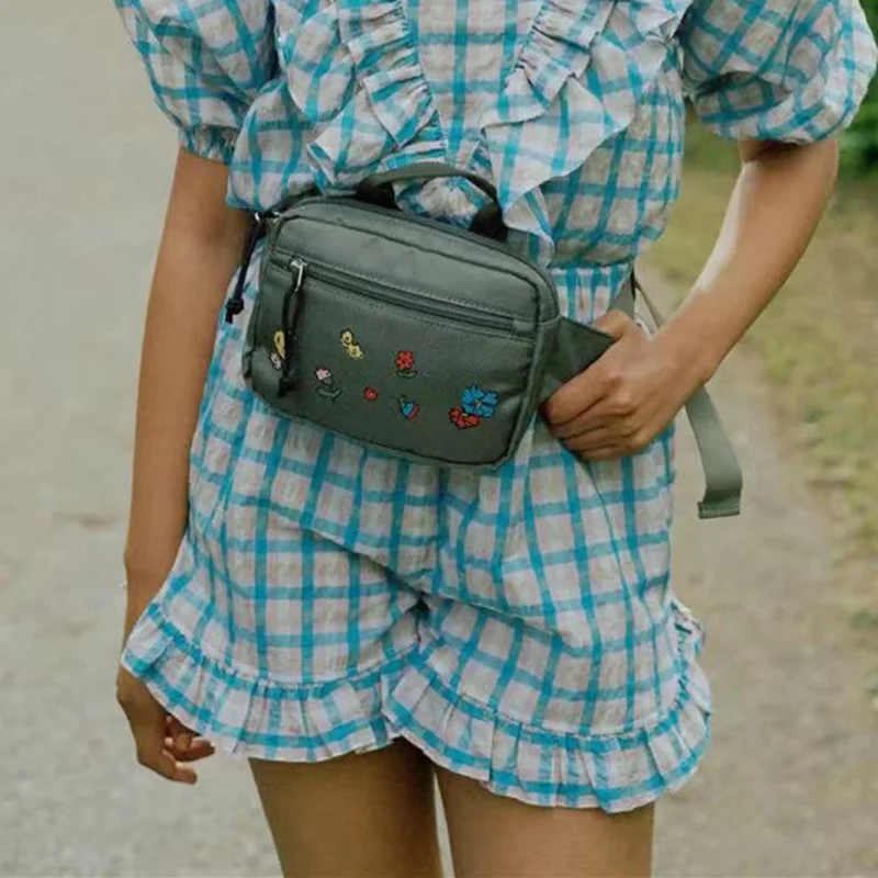 2021 New Summer Women Plaid Shorts Fashion Ladies Sweet Elastic Waist Ruffles Trim Short Pants Casual
2021 New Summer Women Plaid Shorts Fashion Ladies Sweet Elastic Waist Ruffles Trim Short Pants Casual