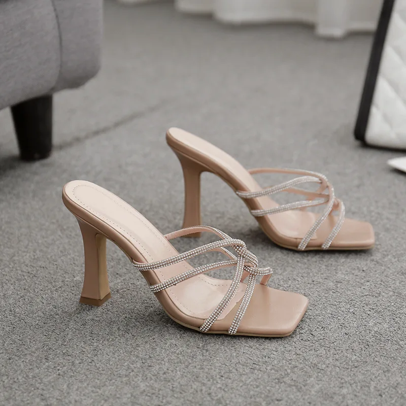 Cross-Tied Shoes Slippers Heels Slipers Women Slides Jelly Flip Flops Square Toe High 2021 Glitter Scandals PU Crystal Fabric Ru
Cross-Tied Shoes Slippers Heels Slipers Women Slides Jelly Flip Flops Square Toe High 2021 Glitter Scandals PU Crystal Fabric Ru