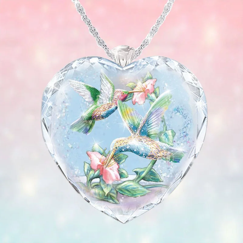 Heart Shaped Crystal Glass Flower Hummingbird Pendant Necklace Women's Necklace Metal Accessories Party Jewelry Gifts for Girls
Heart Shaped Crystal Glass Flower Hummingbird Pendant Necklace Women's Necklace Metal Accessories Party Jewelry Gifts for Girls