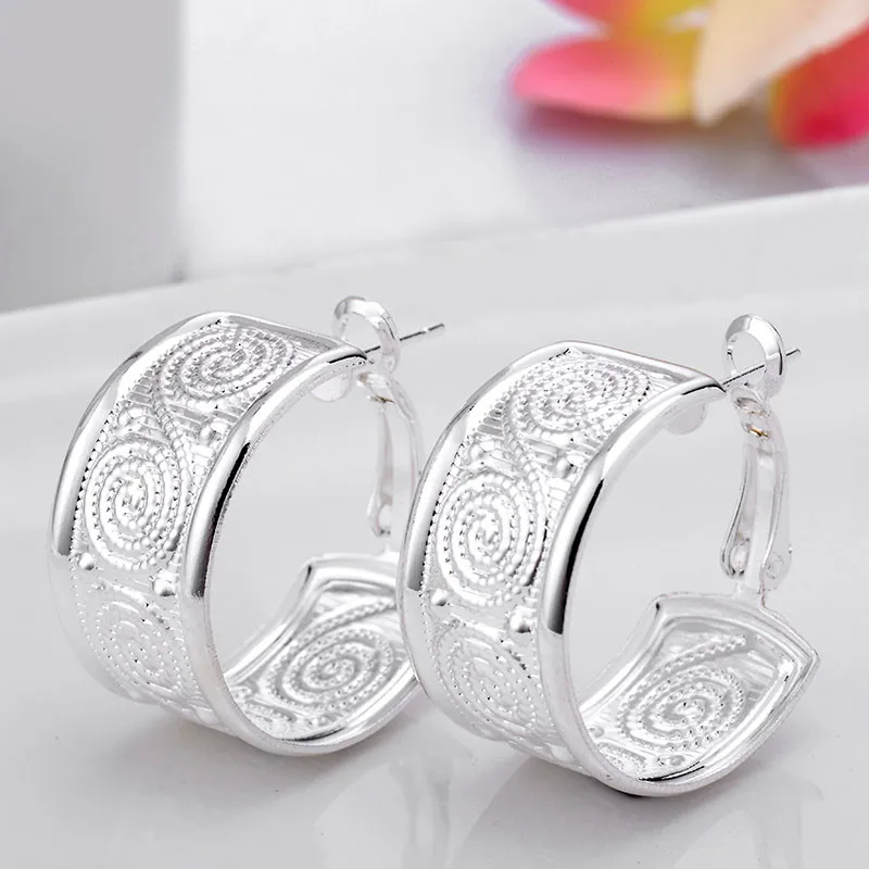 Fashion Hoop Earrings For Women Geometric Circle Vintage Hollow Out Flower Pattern Earring Wedding Jewelry Wholesale A5E055
Fashion Hoop Earrings For Women Geometric Circle Vintage Hollow Out Flower Pattern Earring Wedding Jewelry Wholesale A5E055