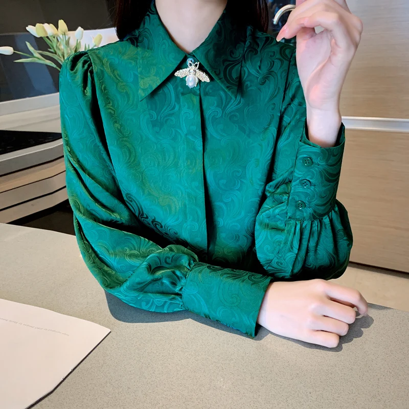 New autumn vintage green veins women shirt chiffon long puff sleeve Bee button loose elegant female tops office ladies 2021
New autumn vintage green veins women shirt chiffon long puff sleeve Bee button loose elegant female tops office ladies 2021