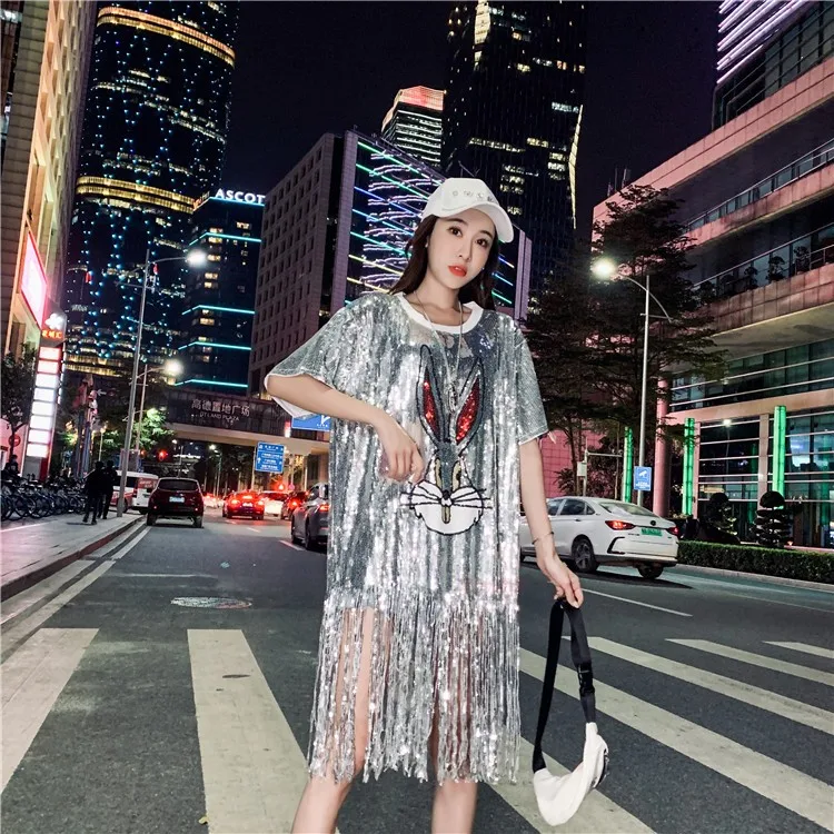 New Runway Women Summer Cartoons Sequined Embroidery T-shirt Short-Sleeved Loose Tees Skirt O-Neck Tassel Long T-shirts Tops
New Runway Women Summer Cartoons Sequined Embroidery T-shirt Short-Sleeved Loose Tees Skirt O-Neck Tassel Long T-shirts Tops