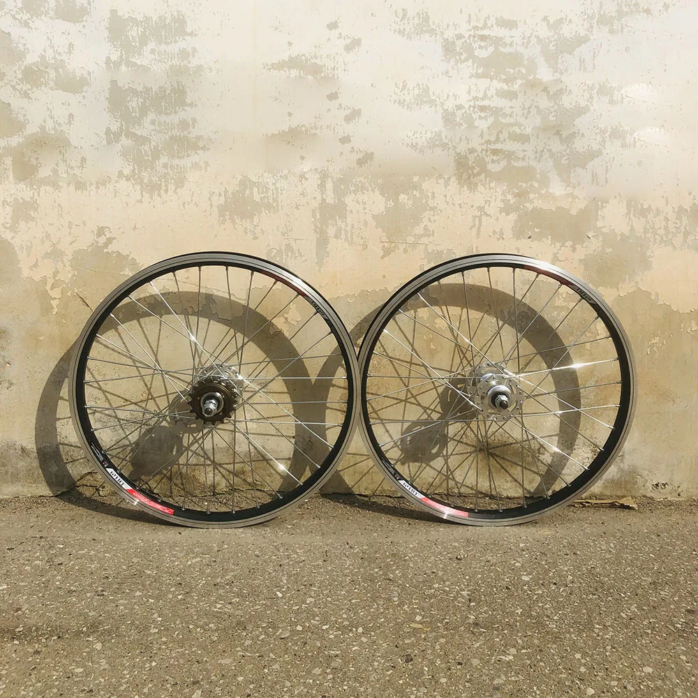 20 inch Bike wheel 406 bike Single speed fixie bike wheel flop hub with V brake sliver bicycle frame mini bicycle
20 inch Bike wheel 406 bike Single speed fixie bike wheel flop hub with V brake sliver bicycle frame mini bicycle