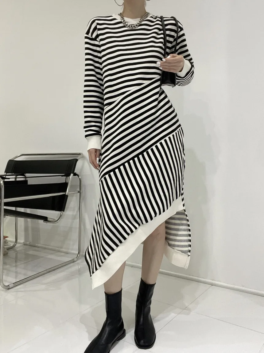 Autumn Fashion Striped Long Sleeve Party Dresses For Women Casual Loose O-neck Asymmetrical Dress Korea Chic Pullover Dress
Autumn Fashion Striped Long Sleeve Party Dresses For Women Casual Loose O-neck Asymmetrical Dress Korea Chic Pullover Dress
