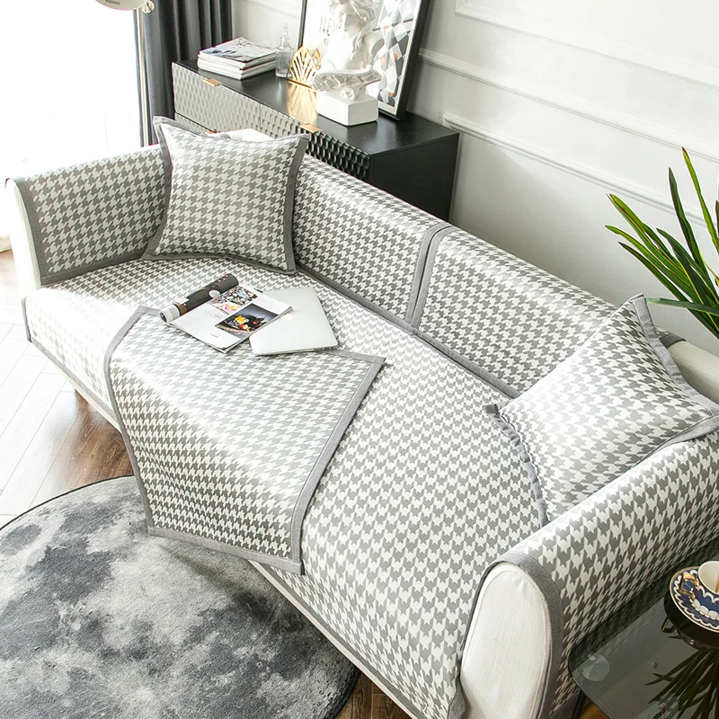 Light luxury ice silk mat sofa cushion summer summer models non-slip summer cool cushion simple modern mat cushion
Light luxury ice silk mat sofa cushion summer summer models non-slip summer cool cushion simple modern mat cushion