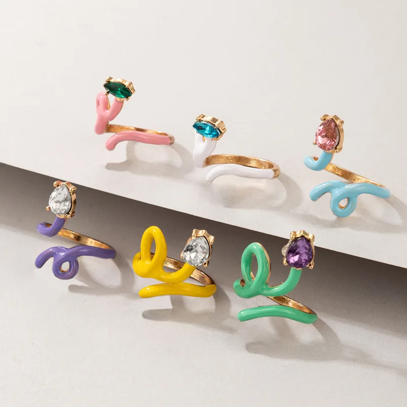THJ 2021New Vintage Colorful Dripping Oil Rhinestone Twisted Snake Opening Rings Sets for Women Party Jewelry
THJ 2021New Vintage Colorful Dripping Oil Rhinestone Twisted Snake Opening Rings Sets for Women Party Jewelry