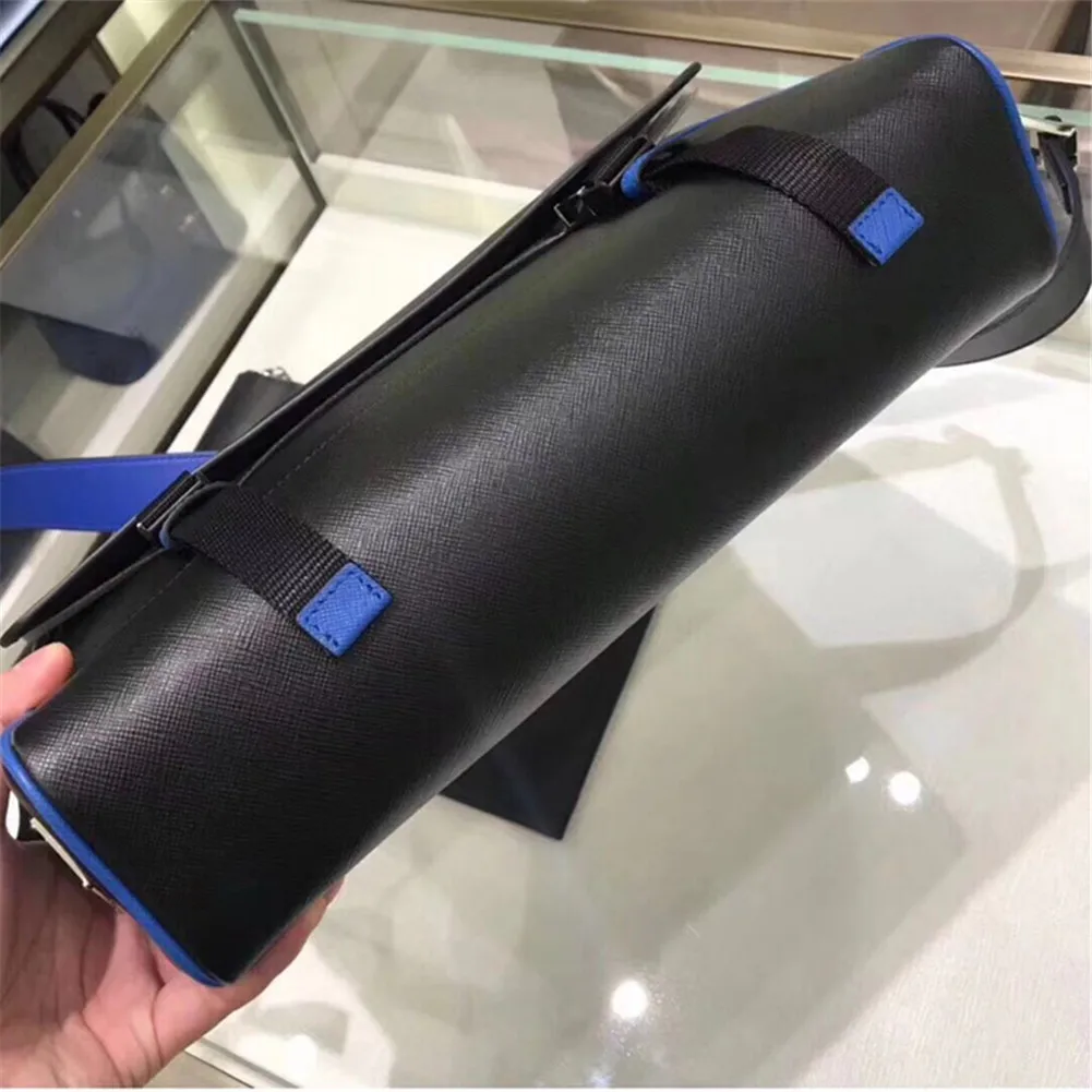 Men's leather small messenger bag, multifunctional messenger bag, shoulder bag, leather messenger bag
Men's leather small messenger bag, multifunctional messenger bag, shoulder bag, leather messenger bag