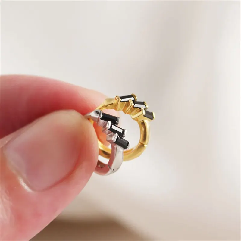 A00367 Street Fashione 925 Sterling Silver Black Square CZ Stud Earrings for Women Party Wedding Jewelry Eye Catching
A00367 Street Fashione 925 Sterling Silver Black Square CZ Stud Earrings for Women Party Wedding Jewelry Eye Catching
