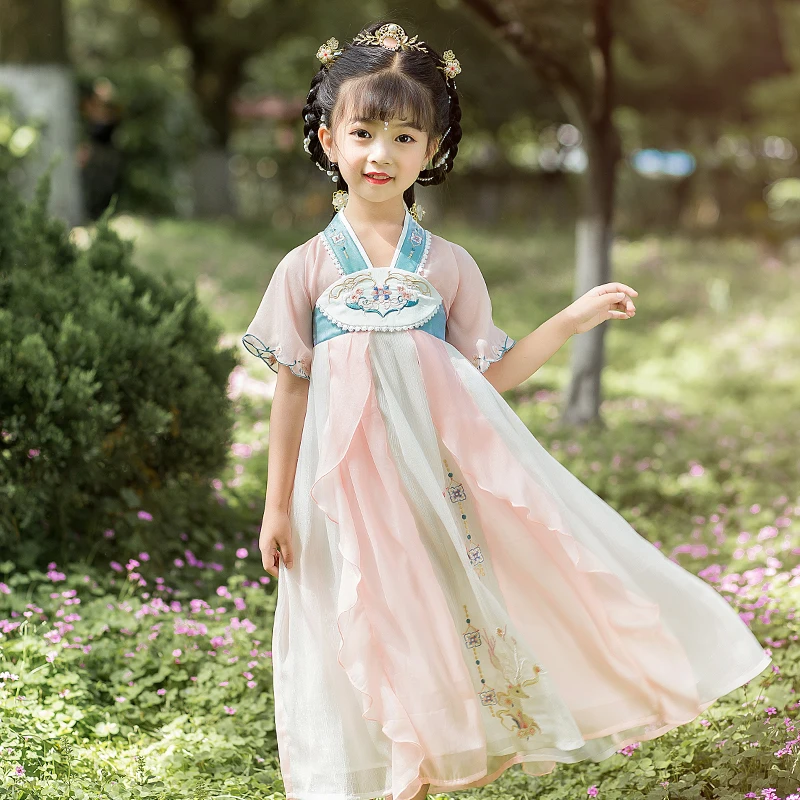 Летнее платье для девочки Hanfu, Женская юбка супер феи, платье для маленькой девочки в античном стиле, костюм Тан, Восточное ретро-платье
Летнее платье для девочки Hanfu, Женская юбка супер феи, платье для маленькой девочки в античном стиле, костюм Тан, Восточное ретро-платье